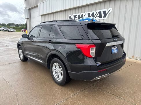 Used 2024 Ford Explorer XLT w/ Equipment Group 202A AWD/4WD image 7