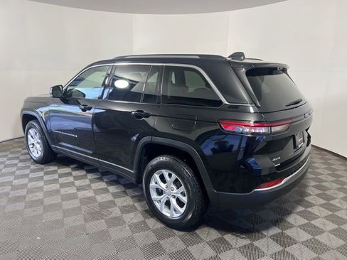 Used 2023 Jeep Grand Cherokee Limited w/ Luxury Tech Group II AWD/4WD image 6