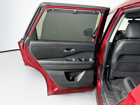 Used 2023 Nissan Pathfinder SL w/ Lighting Package (N92) FWD image 26