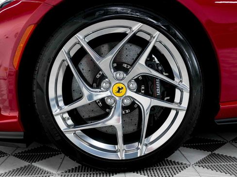 Used 2018 Ferrari 812 Superfast RWD image 42