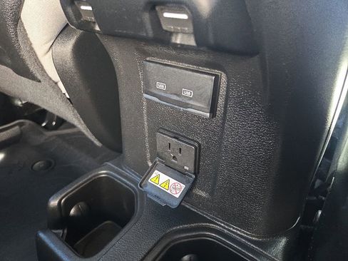 Used 2023 Jeep Gladiator Mojave w/ Cold Weather Group AWD/4WD image 94
