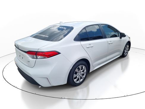 Used 2025 Toyota Corolla LE FWD image 9
