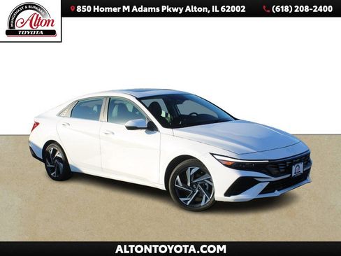 Used 2024 Hyundai Elantra Limited image 1