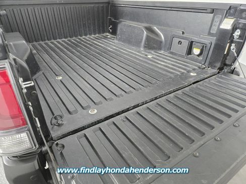 Used 2022 Toyota Tacoma TRD Sport image 12