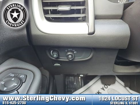 Used 2024 GMC Terrain SLE image 19