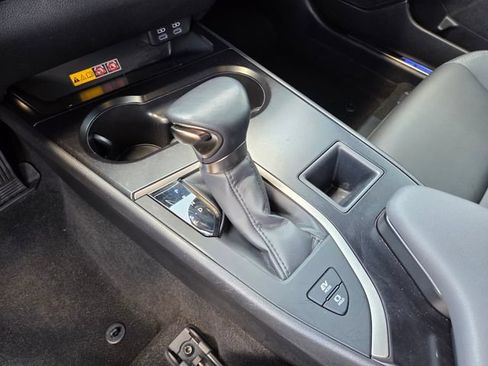 Used 2024 Lexus UX 250h FWD image 25