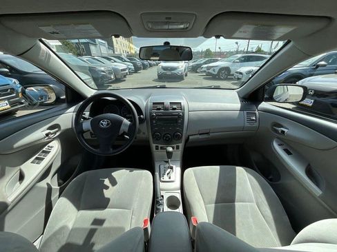 Used 2011 Toyota Corolla LE FWD image 13