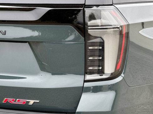 New 2026 Chevrolet Suburban RST AWD/4WD image 28