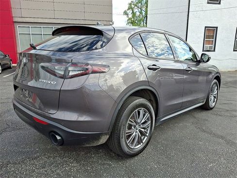 Used 2024 Alfa Romeo Stelvio Sprint image 6