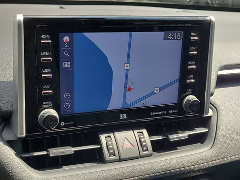 Used 2020 Toyota RAV4 Limited FWD image 22