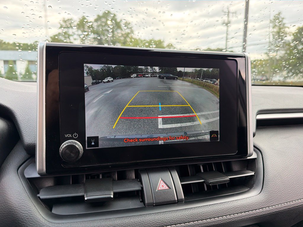 Used 2025 Toyota RAV4 XLE AWD/4WD image 11