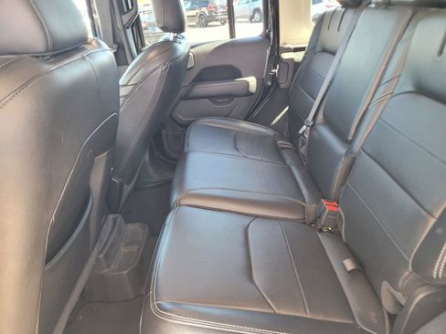 Used 2022 Jeep Wrangler Unlimited Sahara image 9