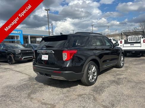Used 2022 Ford Explorer XLT w/ Equipment Group 202A RWD image 2