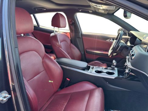 Used 2021 Kia Stinger GT1 RWD image 15