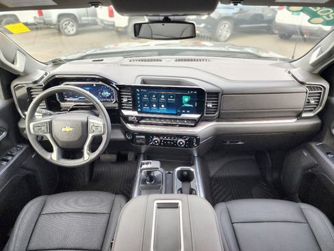 Used 2022 Chevrolet Silverado 1500 LTZ image 2