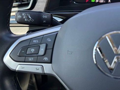 Used 2024 Volkswagen Atlas SEL Premium R-Line image 44