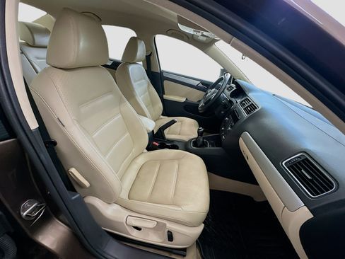 Used 2014 Volkswagen Jetta SE FWD image 30