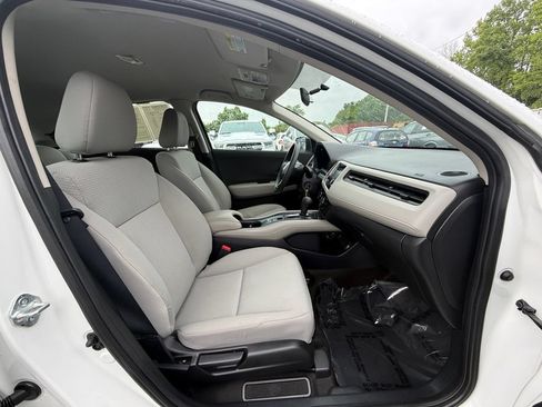 Used 2021 Honda HR-V LX image 25