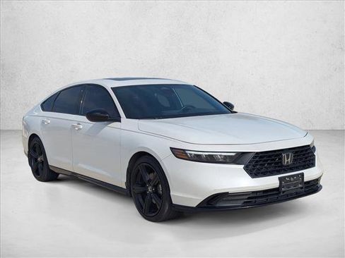 Used 2024 Honda Accord Sport image 3