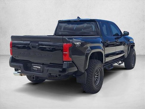 Used 2025 Toyota Tacoma TRD Sport AWD/4WD image 5