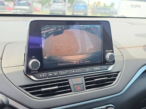 Used 2019 Nissan Altima 2.5 SR FWD image 24