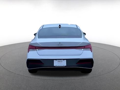 Used 2025 Hyundai Elantra SEL image 10