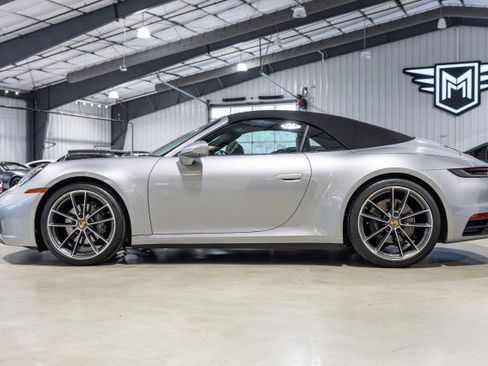 Used 2021 Porsche 911 Carrera image 3