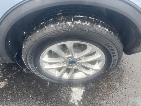 Used 2022 Ford Escape SE w/ Cold Weather Package image 7