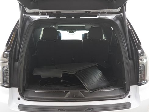 Used 2026 Chevrolet Suburban High Country AWD/4WD image 19