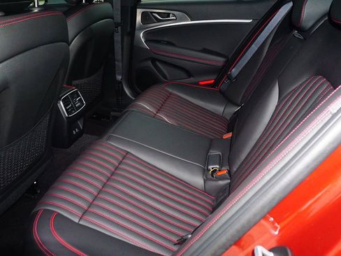 New 2025 Genesis G70 2.5T w/ Sport Prestige Package image 19