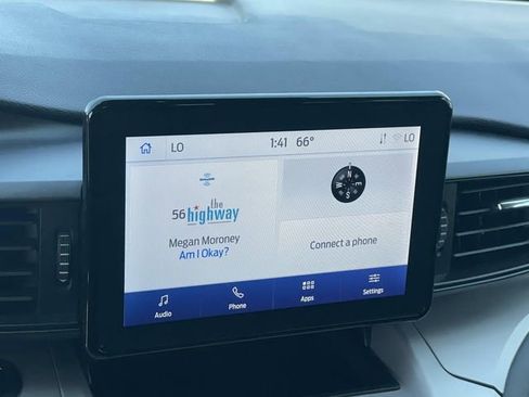 Used 2023 Ford Explorer XLT image 11