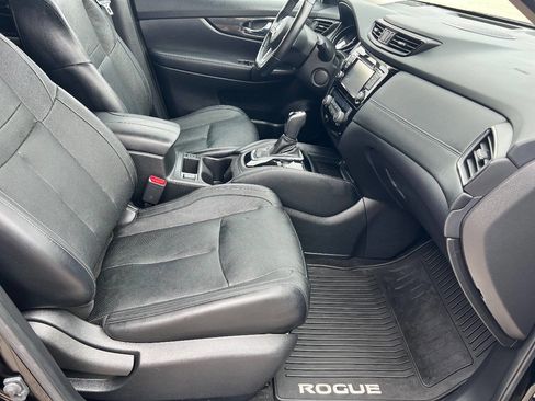 Used 2017 Nissan Rogue SL image 20