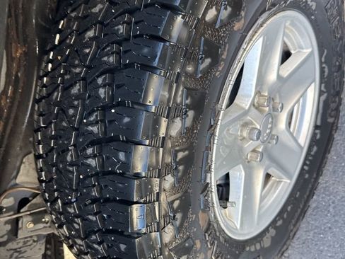 Used 2022 Jeep Gladiator Sport image 6