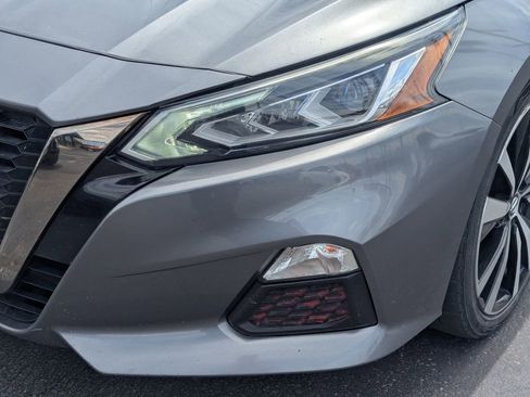 Used 2020 Nissan Altima 2.5 SR w/ Premium Package FWD image 12