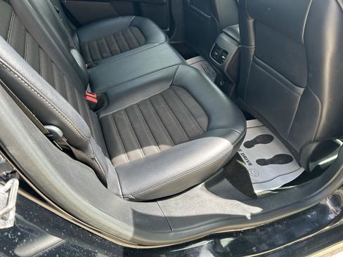 Used 2018 Ford Fusion SE w/ Equipment Group 201A FWD image 11