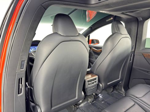 Used 2020 Tesla Model X Long Range image 34