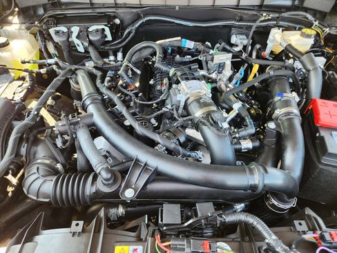 New 2025 Ford Bronco Badlands image 28