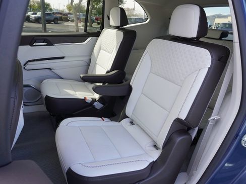 New 2026 GMC Acadia Denali FWD image 10