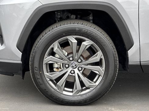 Certified 2025 Toyota RAV4 Limited AWD/4WD image 33