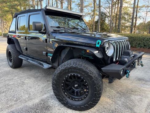 Used 2020 Jeep Wrangler Unlimited Sahara image 13