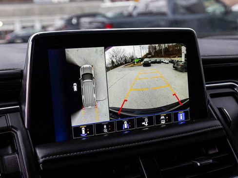 Used 2022 Chevrolet Tahoe LT w/ Luxury Package image 19