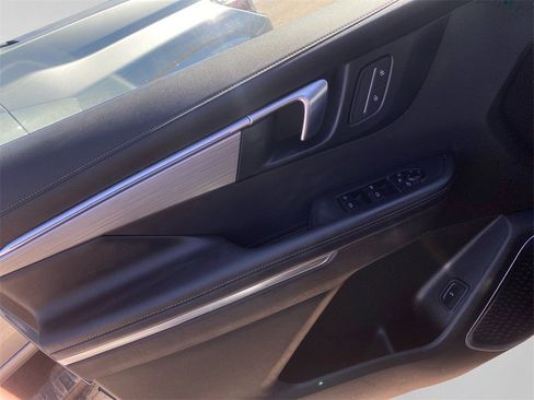 Used 2025 Buick Enclave Preferred image 14