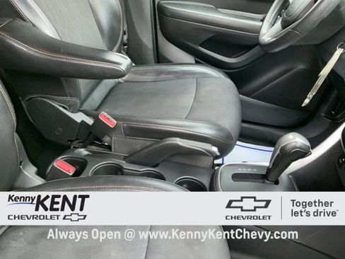 Used 2021 Chevrolet Trax LT image 13