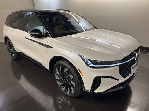 New 2026 Lincoln Nautilus Reserve image 1