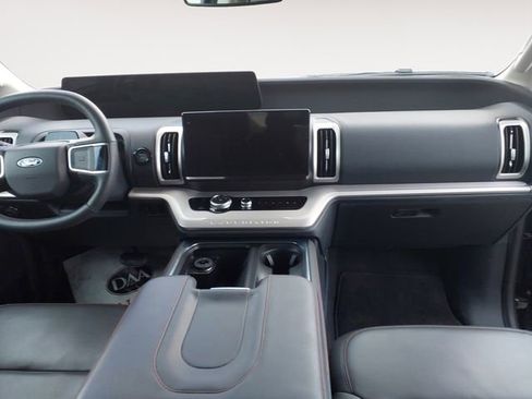 Certified 2025 Ford Expedition Active AWD/4WD image 10