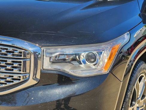 Used 2017 GMC Acadia Denali image 9