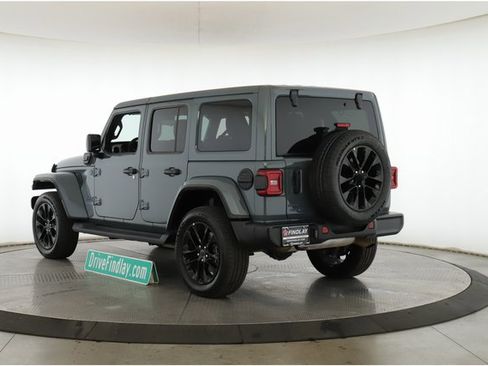 Used 2025 Jeep Wrangler Unlimited Sahara image 5