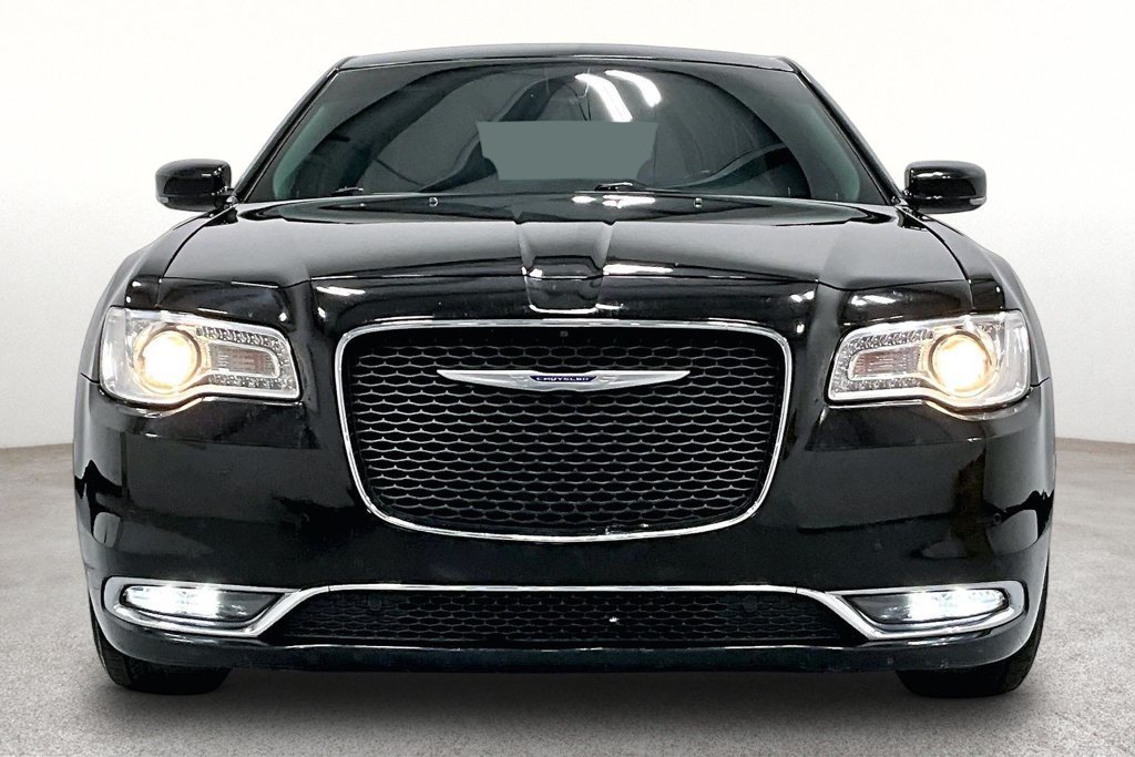 Used 2021 Chrysler 300 Touring L RWD image 4