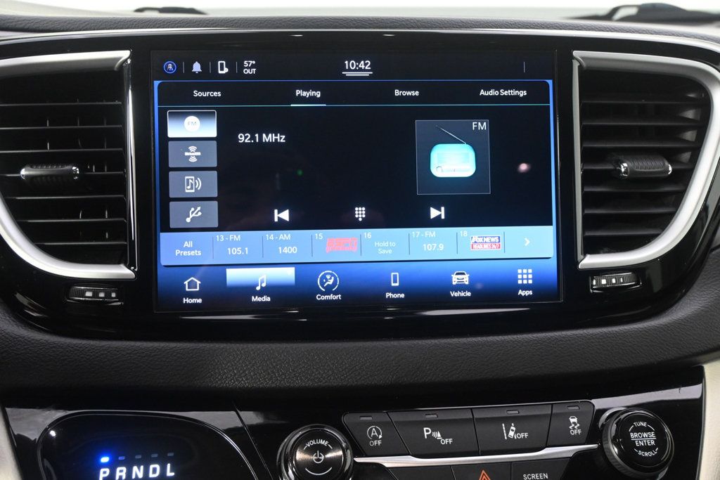 Used 2022 Chrysler Pacifica Touring-L FWD image 29