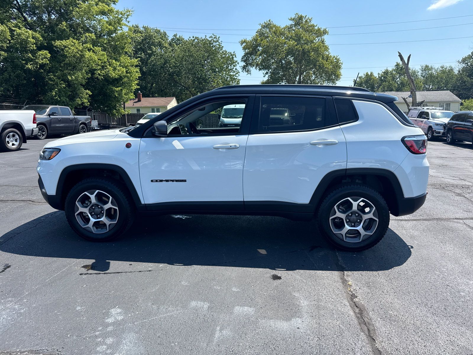 Used 2022 Jeep Compass Trailhawk AWD/4WD image 3